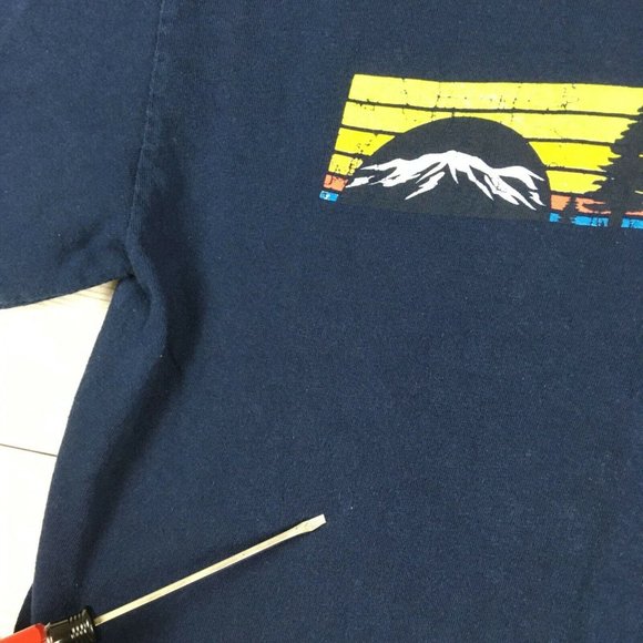 Colorado Souvenir T Shirt - size Medium - Navy Blue Travel Gradient Sun Graphic - Picture 6 of 6